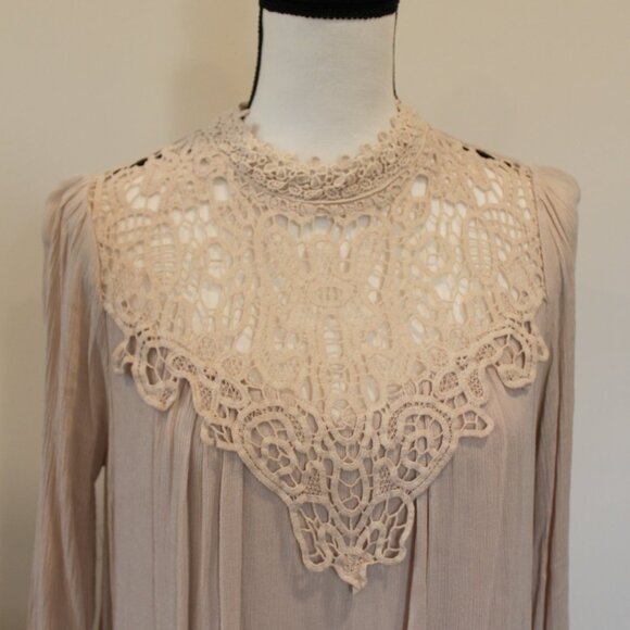 Andree by Unit Beautiful Lace Detailed Dress in Cream Size Medium - Picture 3 of 14